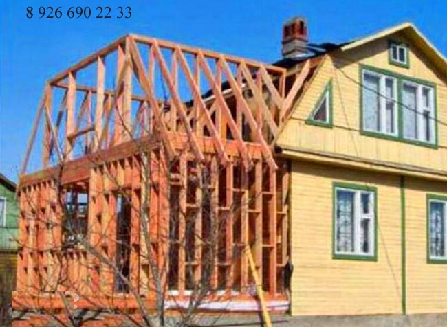Достройка реконструкция. Ломаная крыша с пристройкой. Реконструкция деревянного дома. Достроить дом. Достройка деревянного дома.