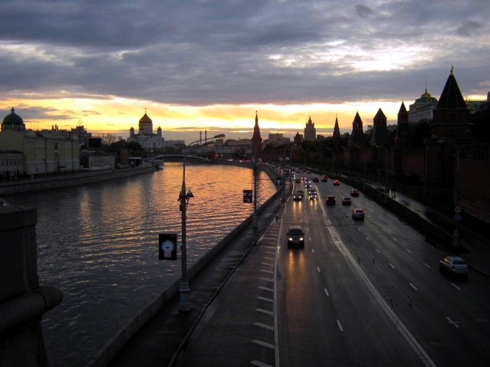 Вечер на Кремлевской набережной