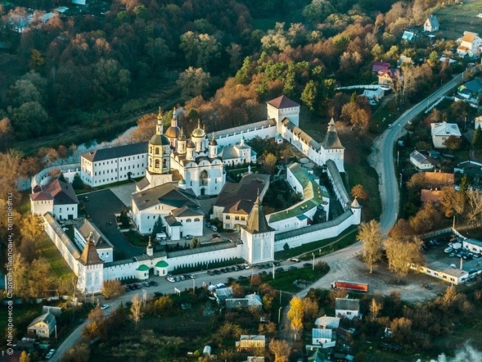 Пафнутьев-Боровский монастырь в Подмосковье